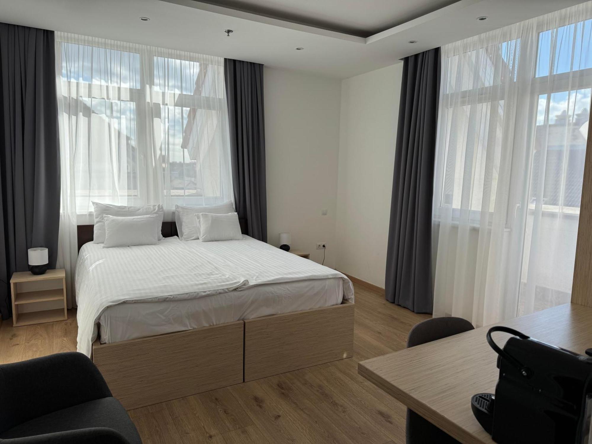 Rooftop City Residence With Deep Garage ブダペスト 部屋 写真
