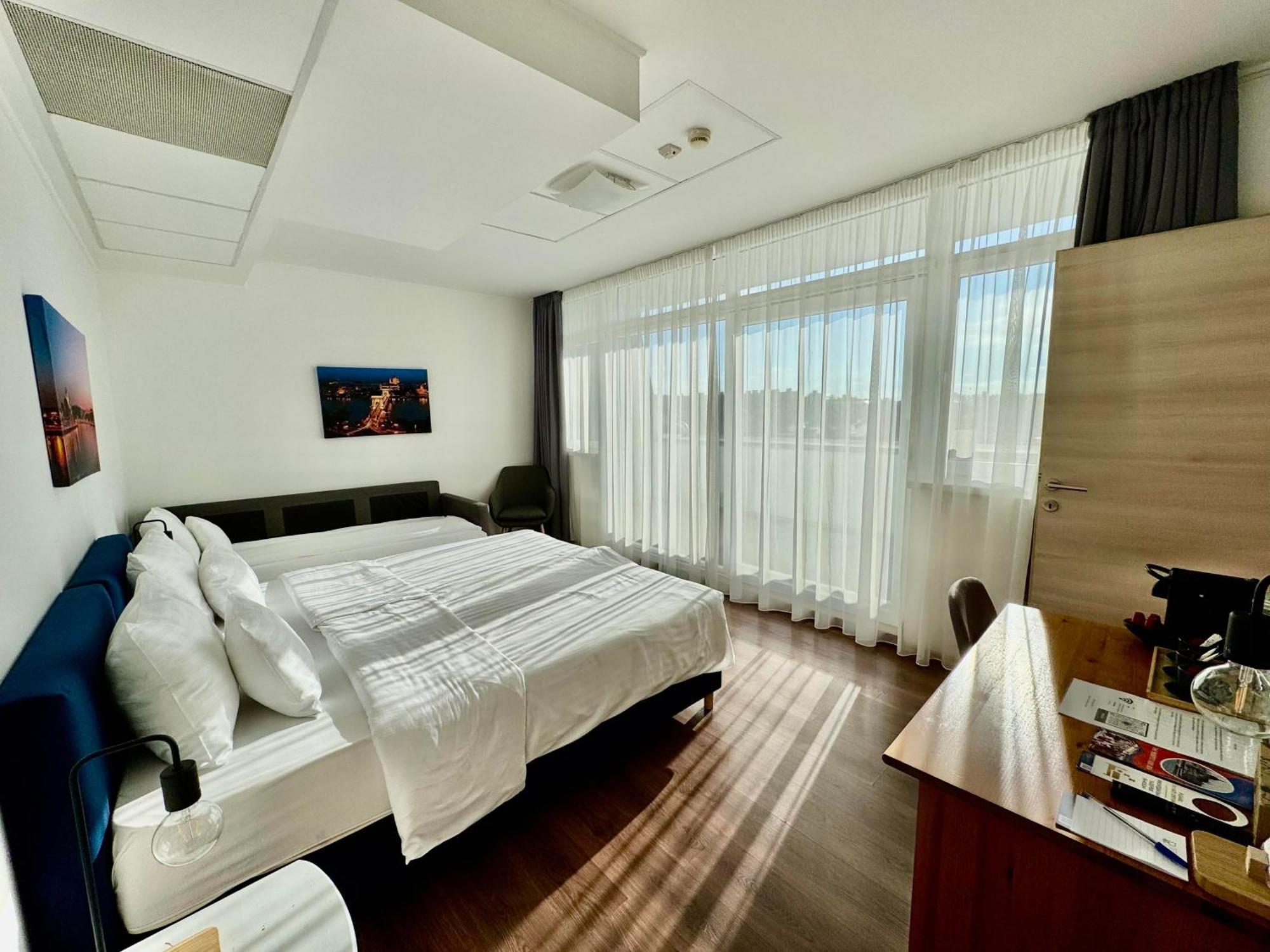Rooftop City Residence With Deep Garage ブダペスト エクステリア 写真