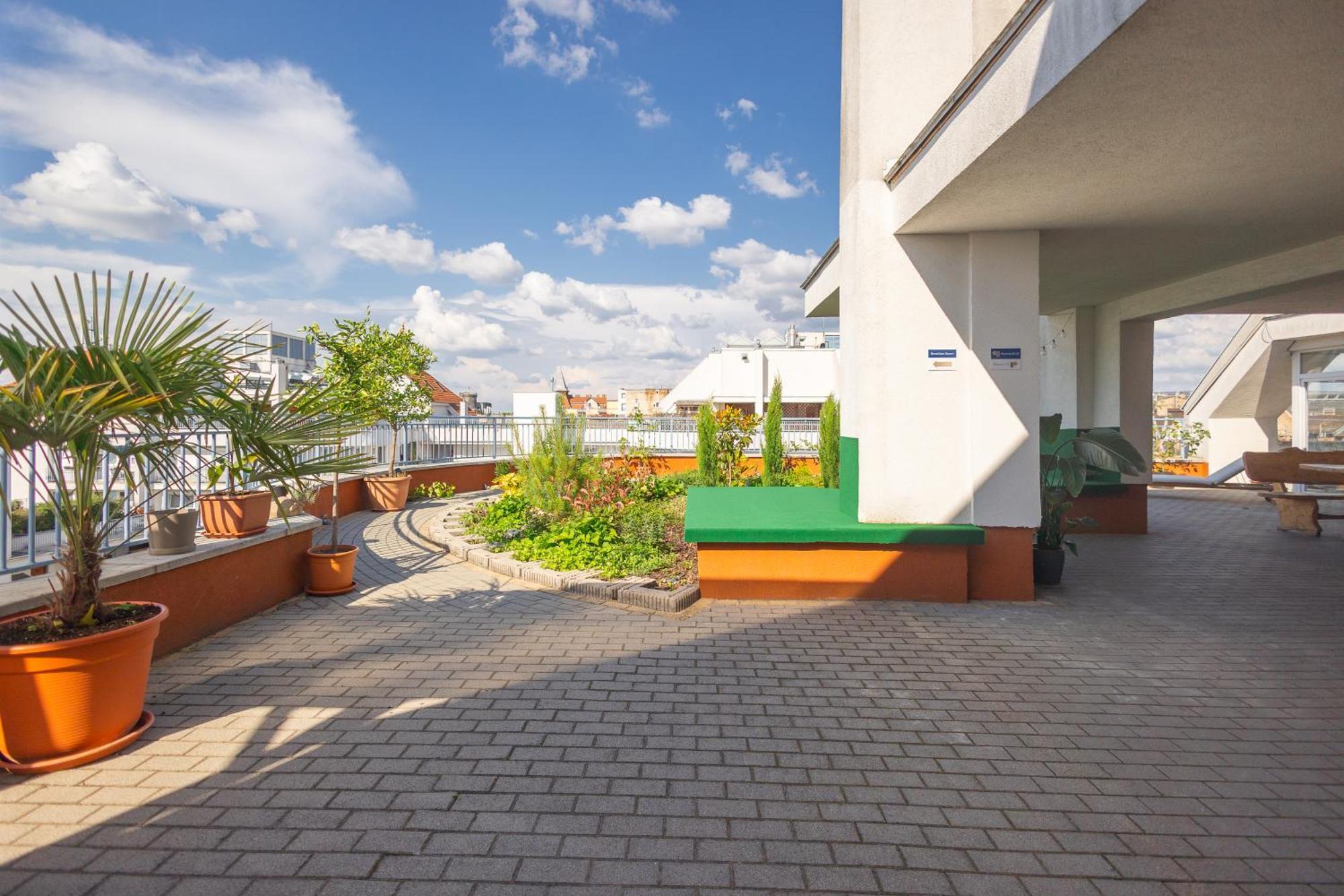 Rooftop City Residence With Deep Garage ブダペスト エクステリア 写真